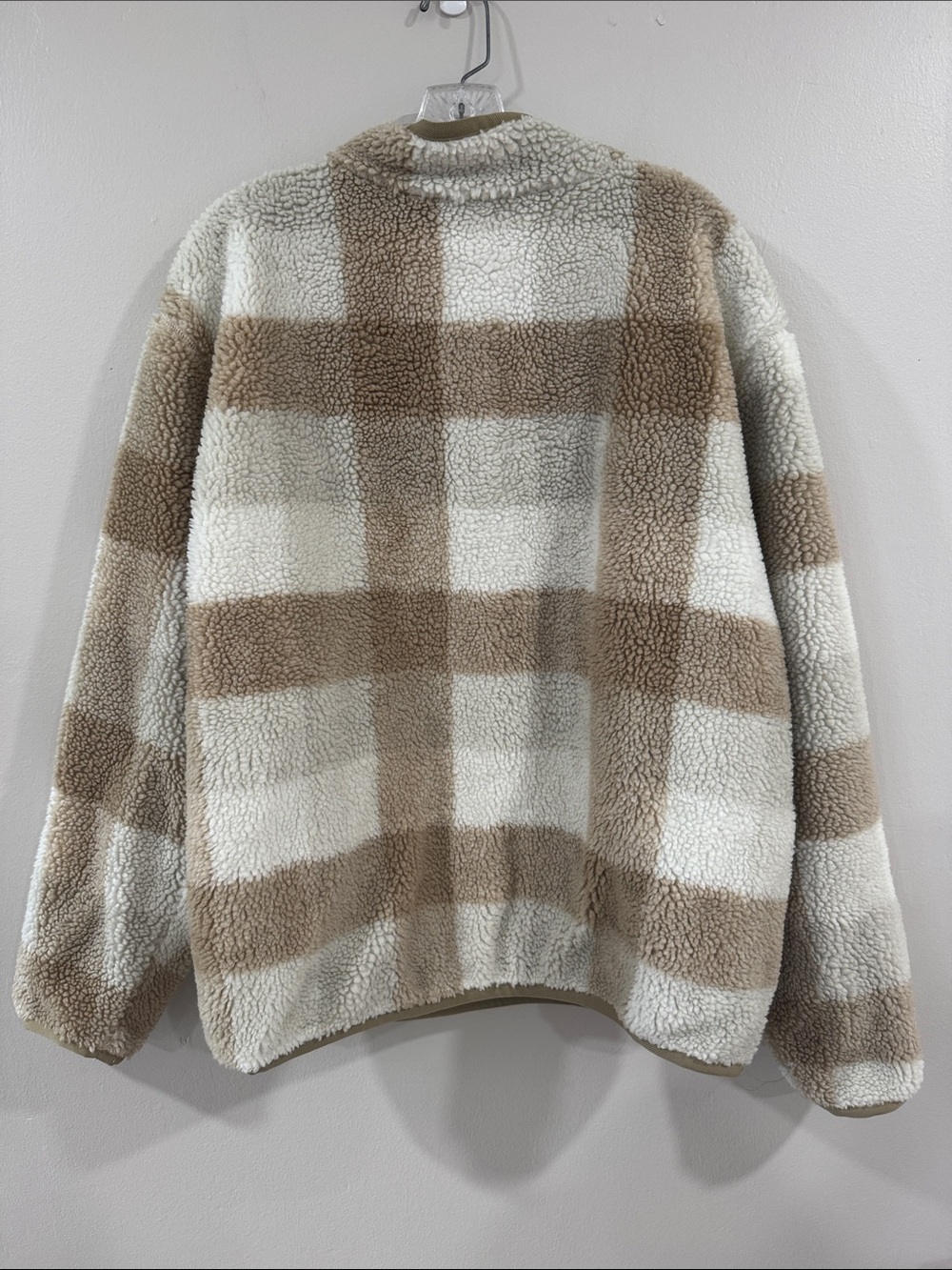 Nike Men’s Beige & Cream checkered Sherpa Half-Zip Pullover fleece jacket - Picture 3 of 6